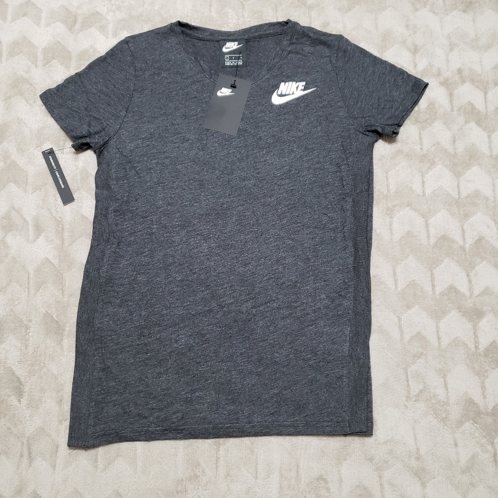 NWT Nike Graphic Tunic Tee